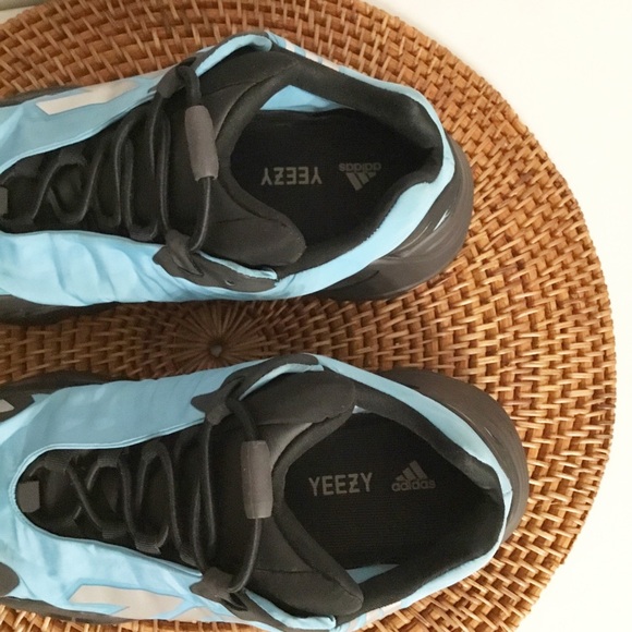 Yeezy Boost 700 MNVN Bright Blue GZ3079 - Size 7.5M Shoes - Picture 8 of 11